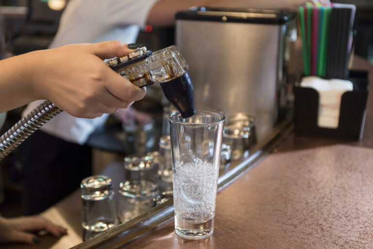 فلاتر المياه في المطاعم والكافيهات